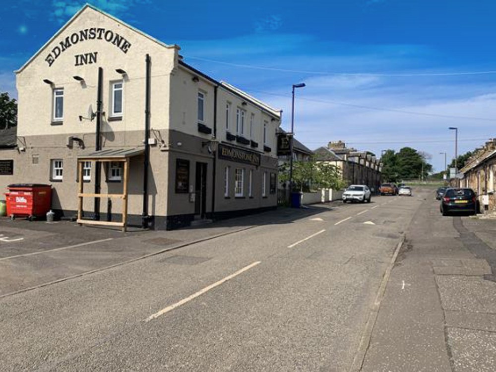 Edmonstone Inn - 
