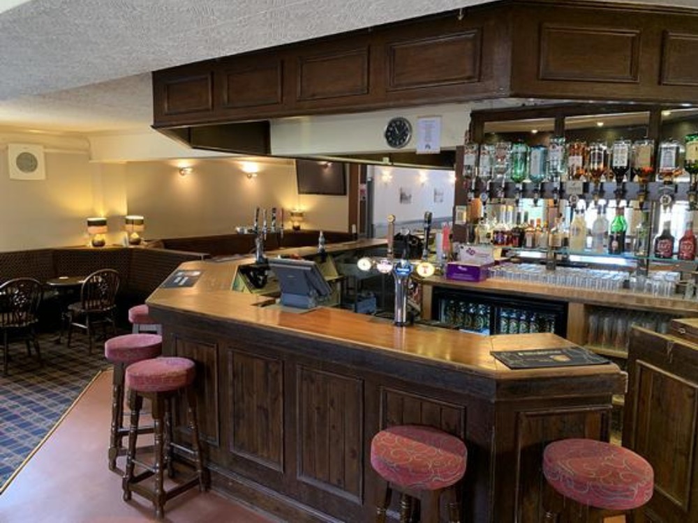 Edmonstone Inn - 