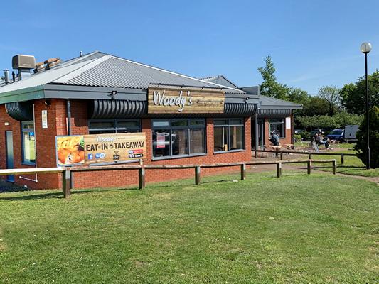 Woody`s Bar & Restaurant - 