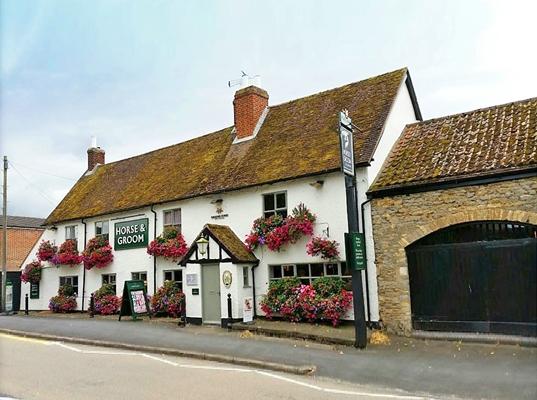 Horse & Groom - 