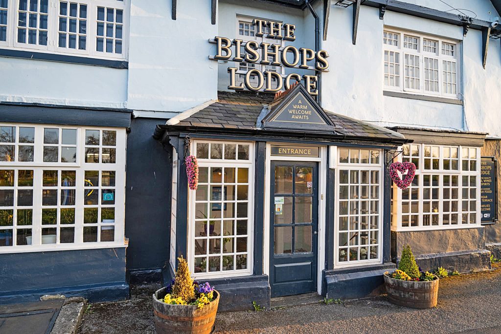 Bishops Lodge - 